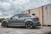 Maxton Design bočné spoilery zadného nárazníka Racing Durability AUDI RS3 8V Sportback - čierny + lesklé krídielka 