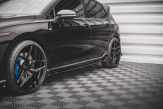 Maxton Design bočné prahové lišty + krídielka VW Golf VIII R Ver.2 - carbon look