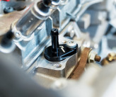 Racingline Performance hliníkový adaptér odvzdušnenia chladiacej kvapaliny motora 1.8 / 2.0 TSI EA888 Gen3 & Gen4