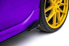 Maxton Design bočné prahové lišty Street Pro VW Golf VIII R - čierny + lesklé krídielka
