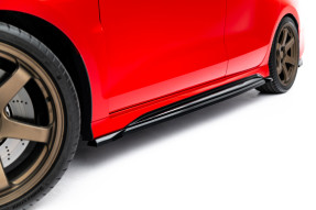 Maxton Design bočné prahové lišty AUDI RS3 8Y Sedan Ver.1 - čierny lesklý