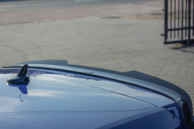 Maxton Design predĺženie strešného spoilera VW Golf VII  R / R-Line / GTI po FL Ver.2 - carbon look