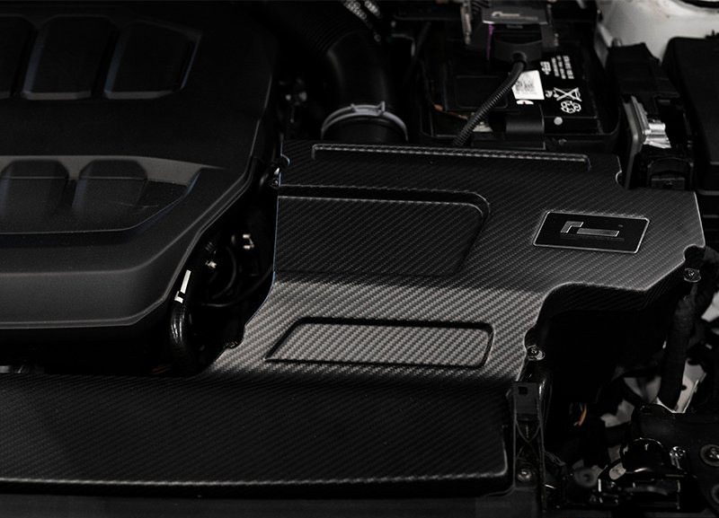 Racingline Performance R600 kit športového sania VW Golf 7 8 GTI Clubsport R, Passat B8, Arteon R, Tiguan II R, T-Roc R - penový vzduchový filter, horný kryt sania matný karbón