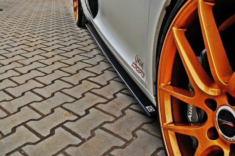 Maxton Design bočné prahové lišty AUDI R8 Type 42 - čierny lesklý