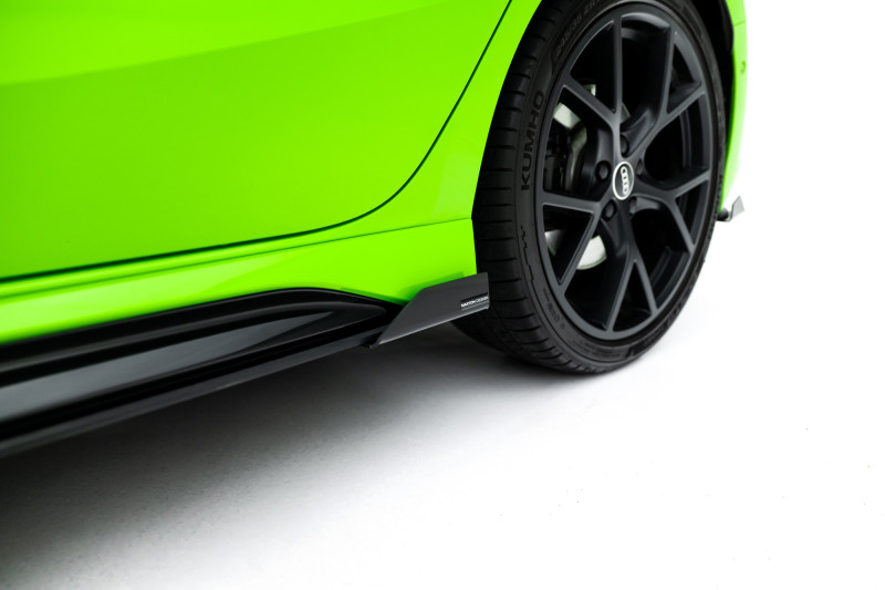 Maxton Design bočné prahové lišty Street Pro AUDI RS3 8Y Sportback po FL - čierno červený + lesklé krídielka