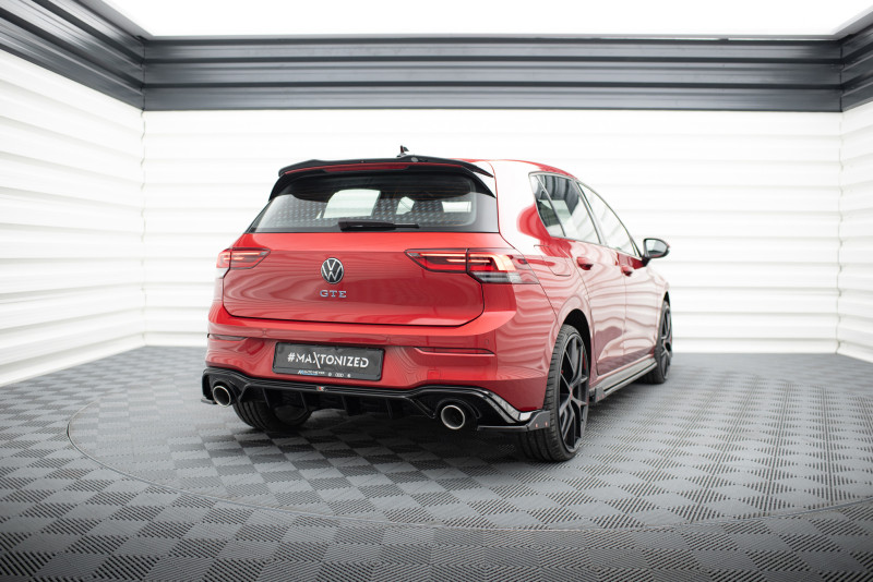 Maxton Design bočné spoilery zadného nárazníka VW Golf VIII GTI / GTE Ver.4 - čierny + lesklé krídielka