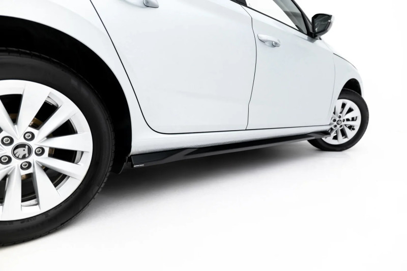 Maxton Design bočné prahové lišty ŠKODA Scala po FL - čierny lesklý