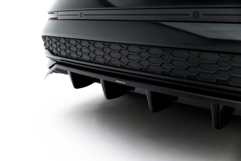 Maxton Design spoiler zadného nárazníka (s vertikálnym rebrovaním) AUDI A3 8Y Sedan po FL - čierny lesklý